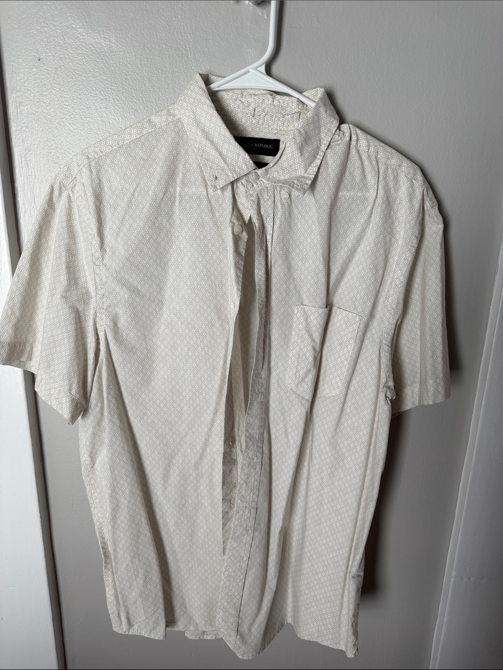 Banana Republic Men's Short-Sleeve Button-Down Shirt in Light Cream